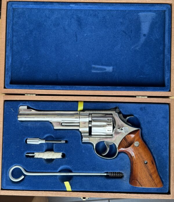 Smith & Wesson 27-2 6" nickel in presentation case - Image 3