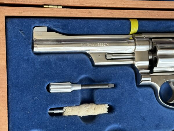 Smith & Wesson 27-2 6" nickel in presentation case - Image 4