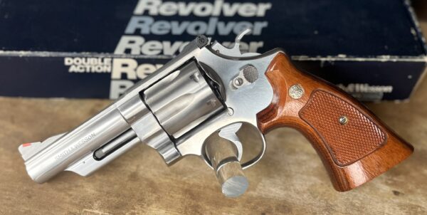 Smith & Wesson 629-1 44 magnum - Image 3