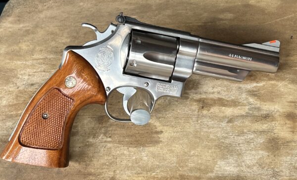 Smith & Wesson 629-1 44 magnum - Image 2