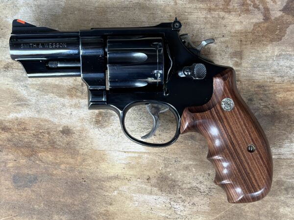 Smith & Wesson 29-3 44 magnum