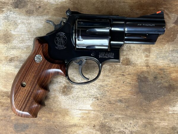 Smith & Wesson 29-3 44 magnum - Image 3