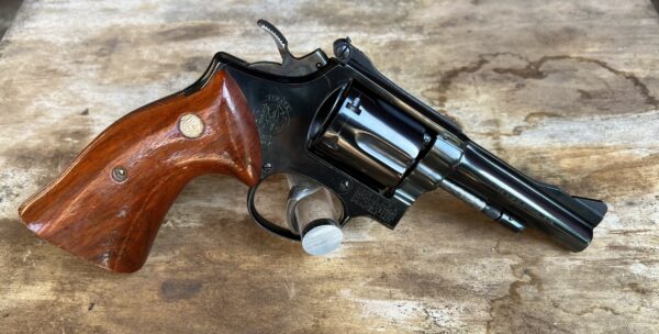 Smith & Wesson 15-3 Combat Masterpiece - Image 2