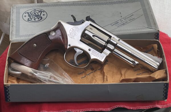 Smith & Wesson Model 19-4 4" nickel