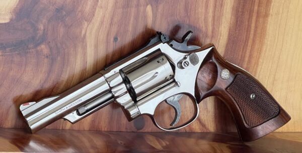 Smith & Wesson Model 19-4 4" nickel - Image 3