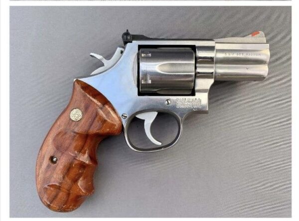 Smith & Wesson Model 686 2.5"