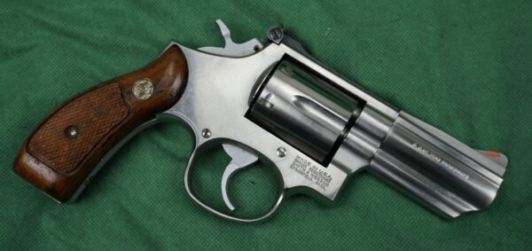 Smith & Wesson model 66-3 3" 357 mag - Image 4