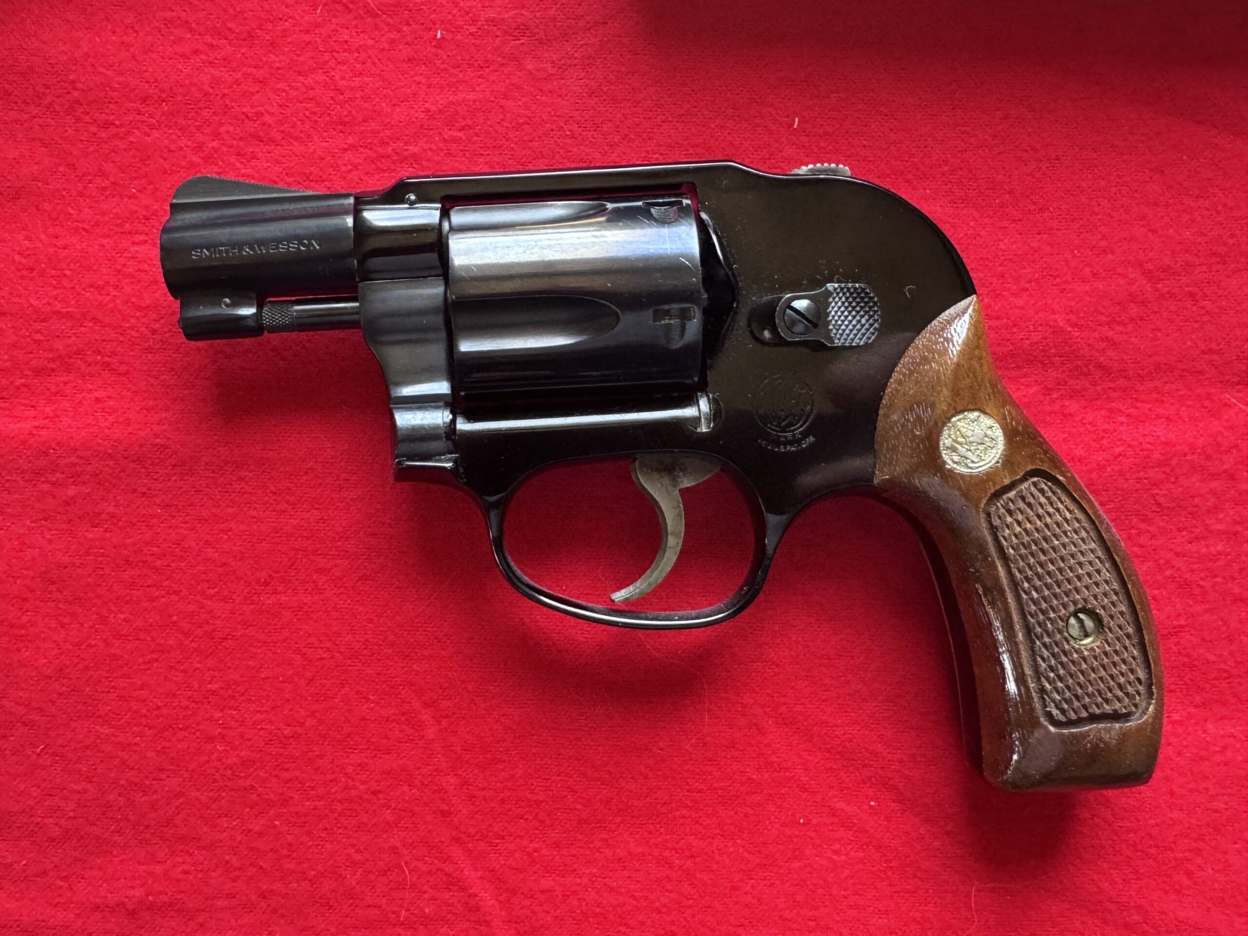 Near new Smith & Wessonmodel 38 airweight Bodyguard - Image 4