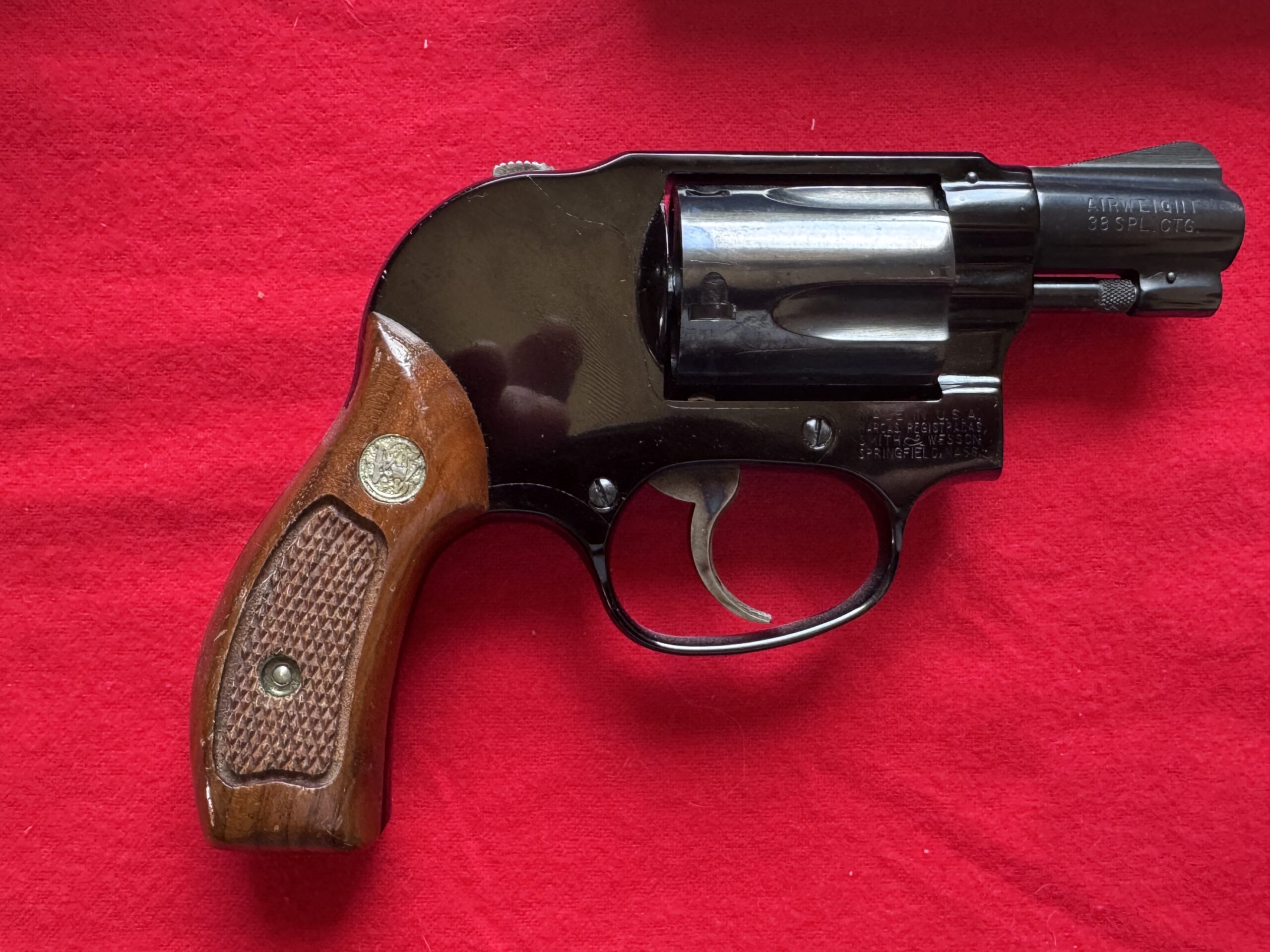 Near new Smith & Wessonmodel 38 airweight Bodyguard - Image 5